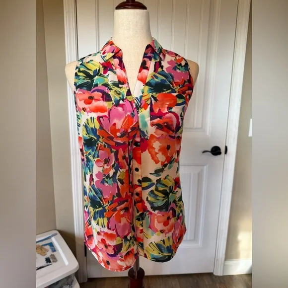 The Limited Floral Sleeveless Button Up Blouse - Picture 1 of 3